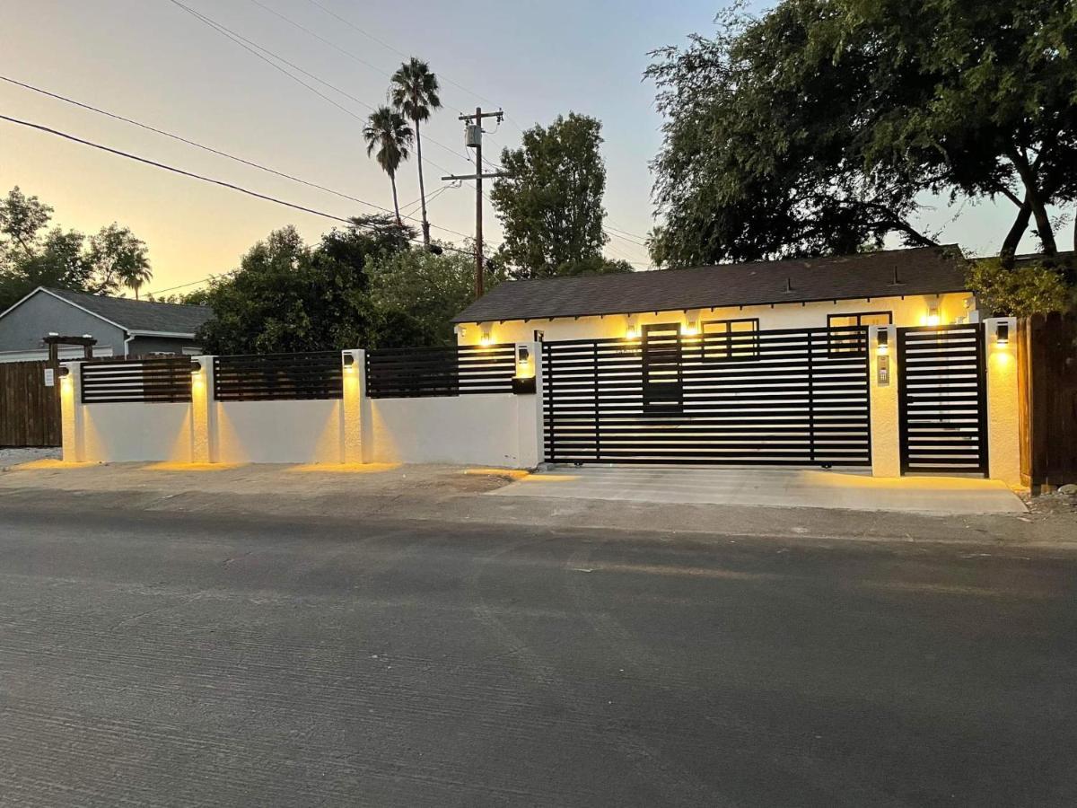 Gated Private House With Own Parking Sherman Oaks Лос-Анджелес Экстерьер фото