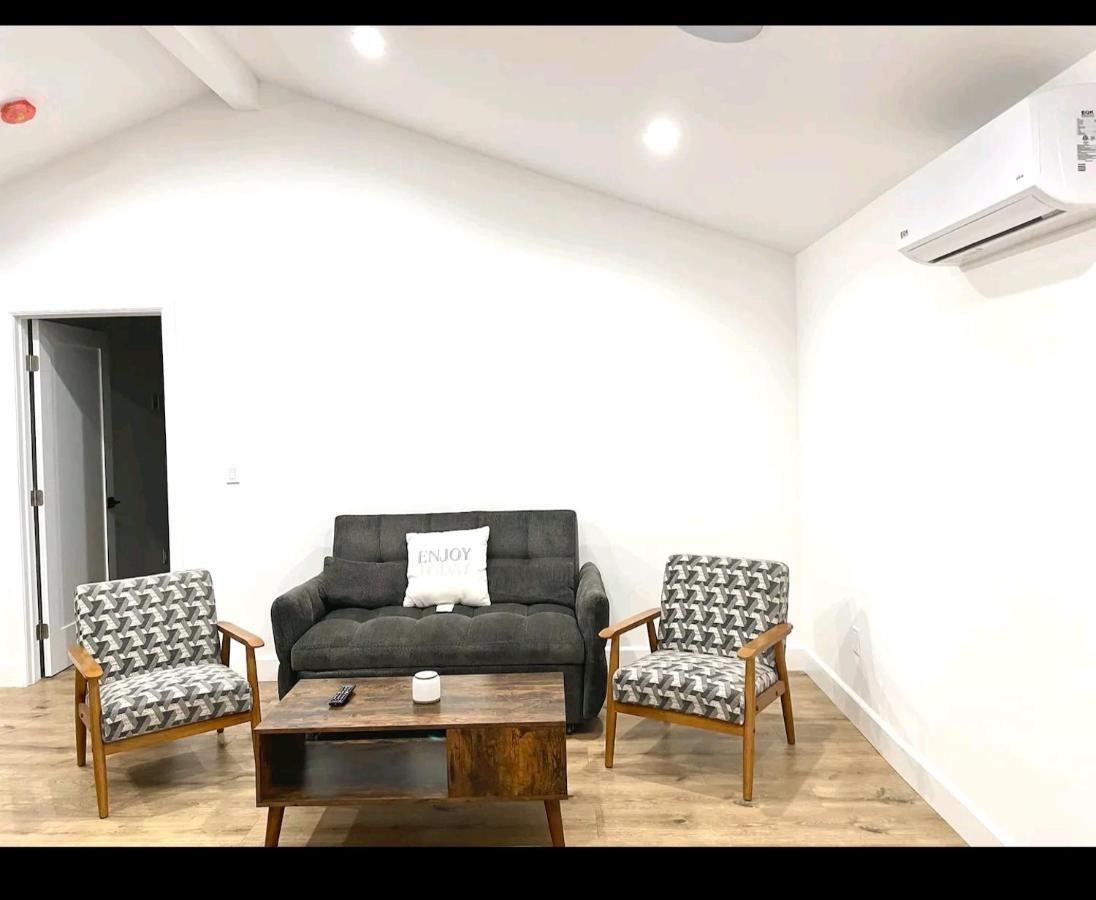 Gated Private House With Own Parking Sherman Oaks Лос-Анджелес Экстерьер фото
