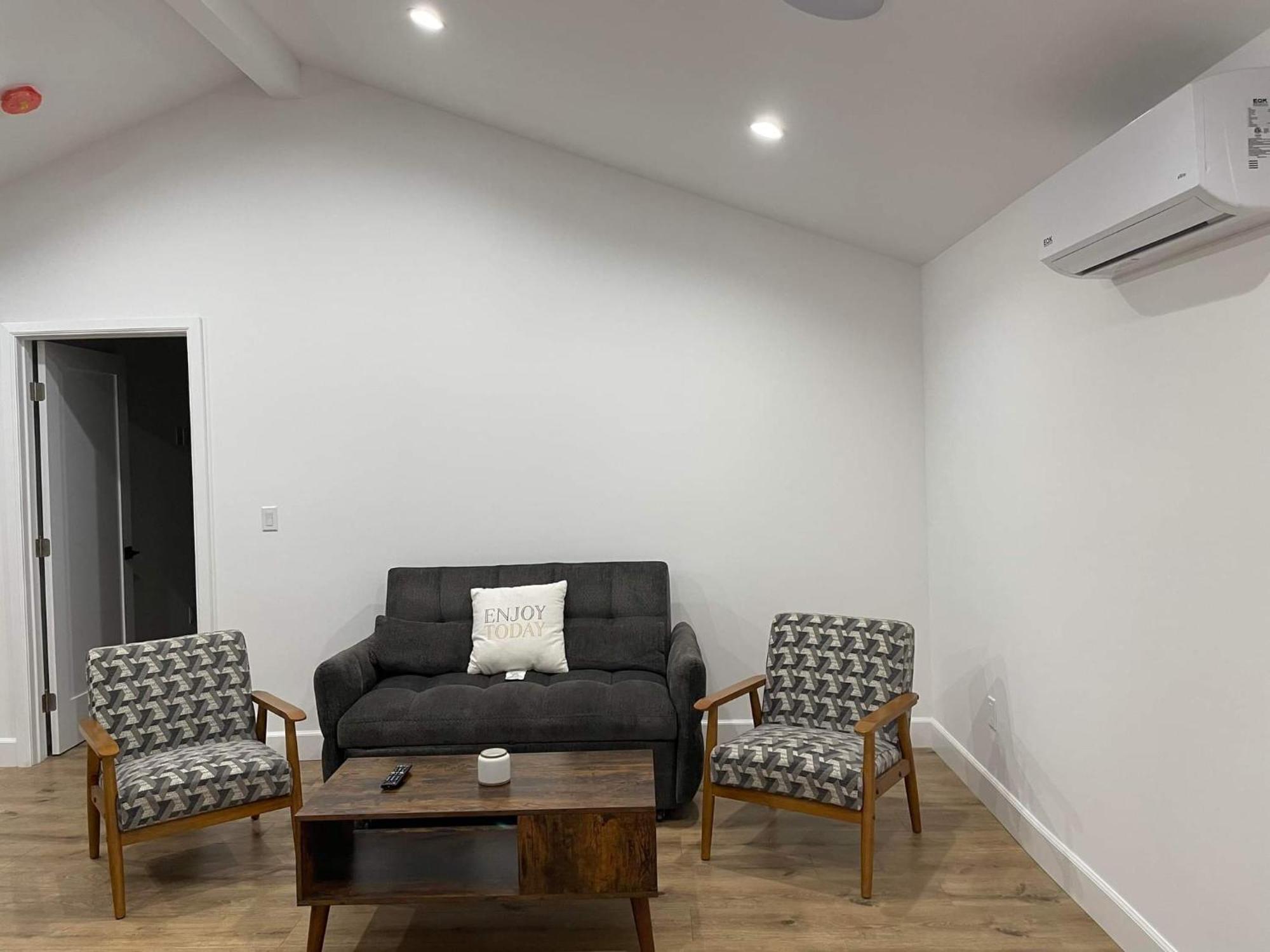 Gated Private House With Own Parking Sherman Oaks Лос-Анджелес Экстерьер фото